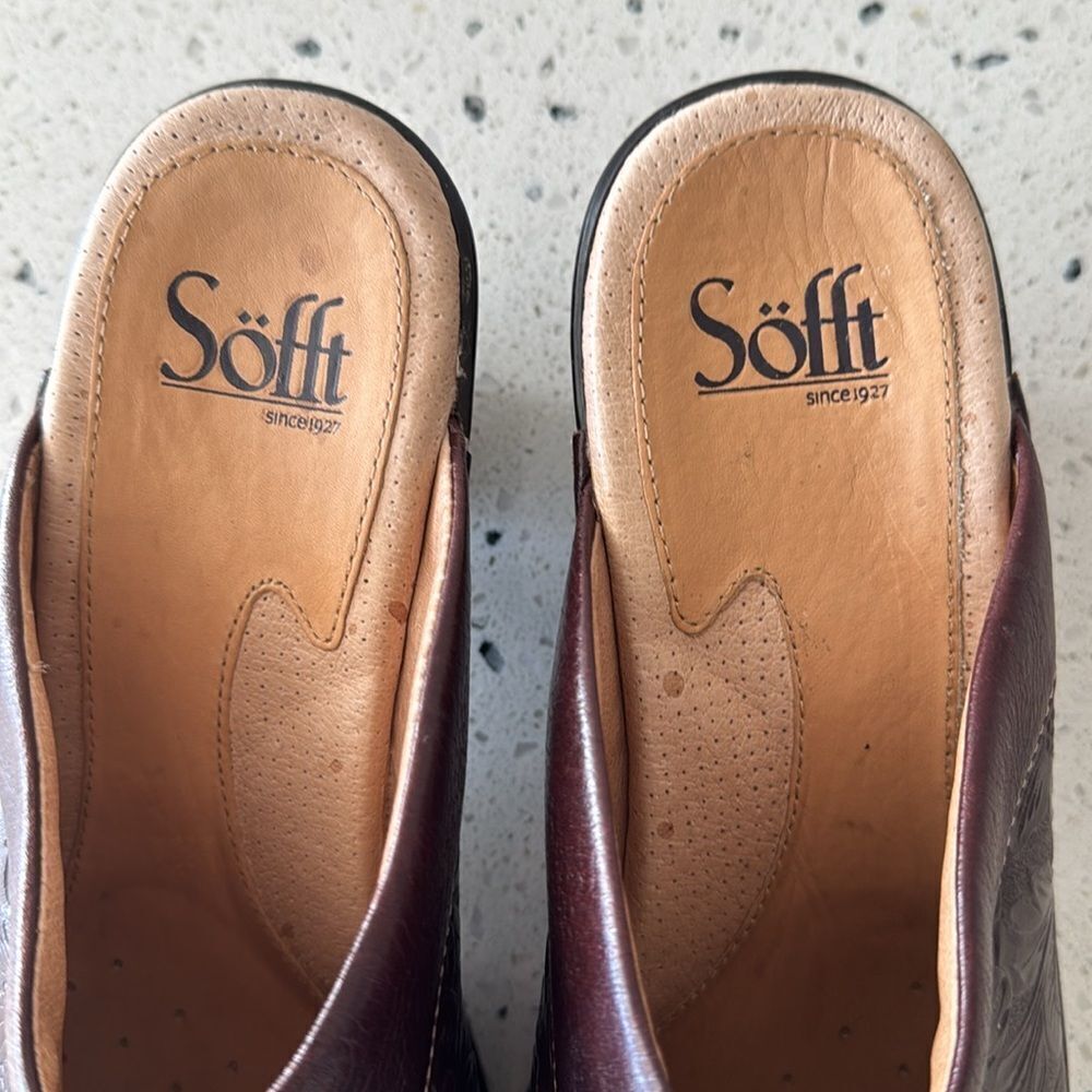 Sofft Women's Size 8.5 Brown Leather Clogs Mules Floral Tooled Slip On Shoes EUC - Picture 4 of 12